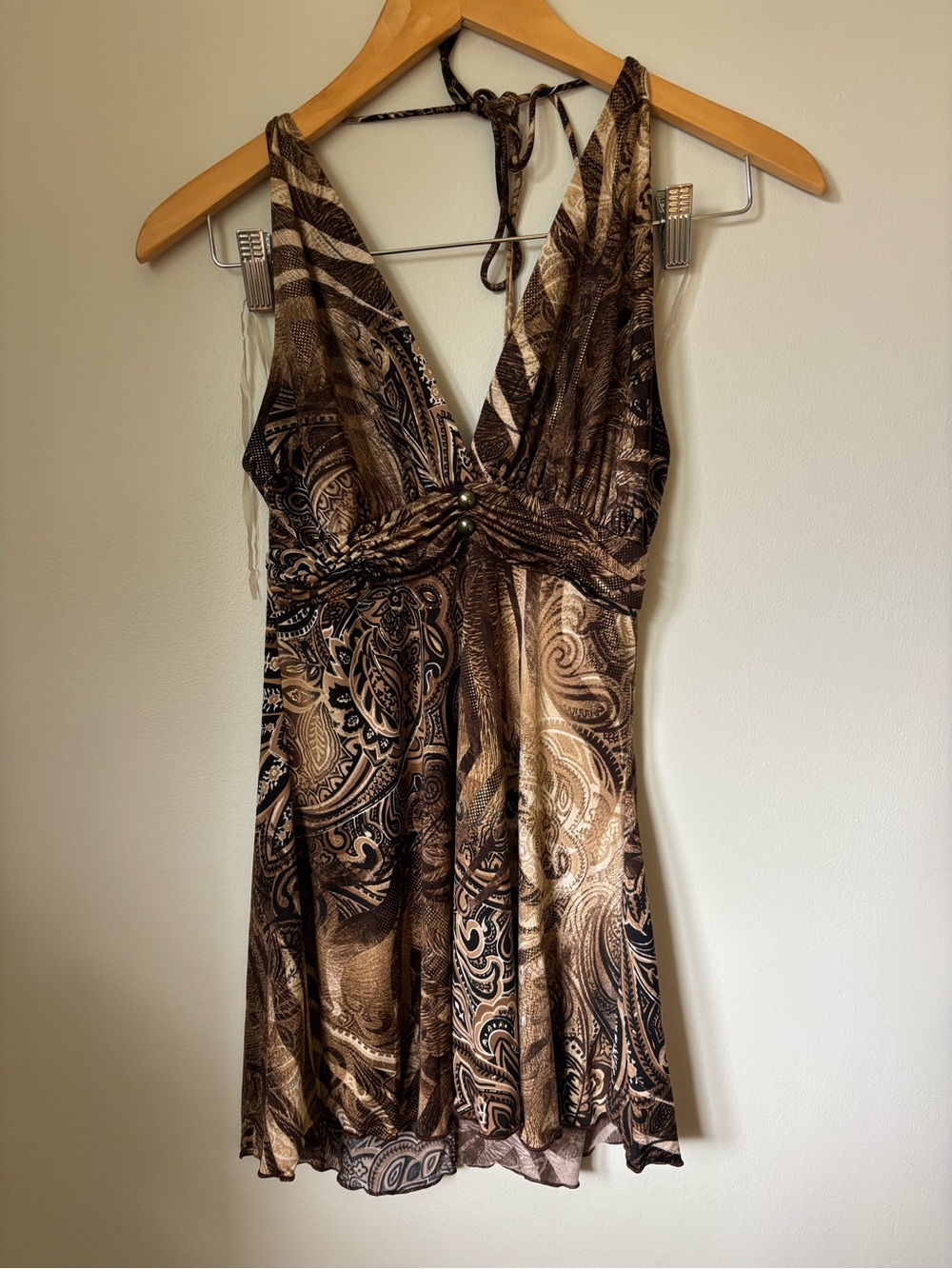 Patterned low cut tank top